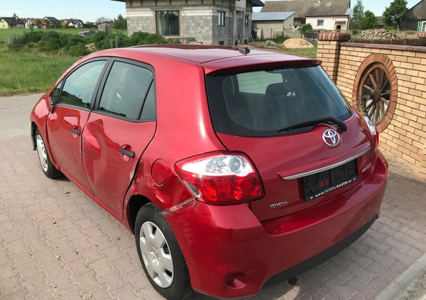 Toyota Auris cena 9500 przebieg: 85000, rok produkcji 2011 z Międzylesie małe 56